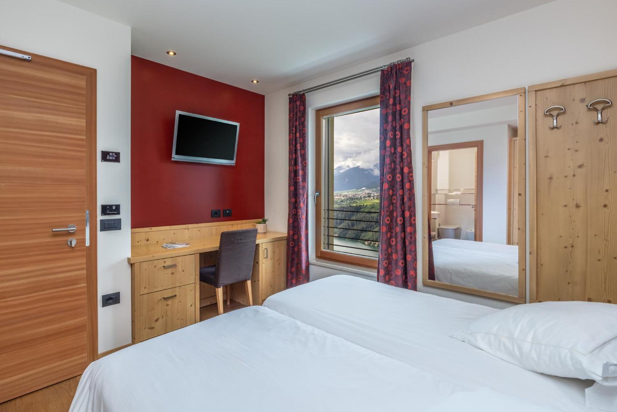 Viridis Hotel Revo Bilik gambar